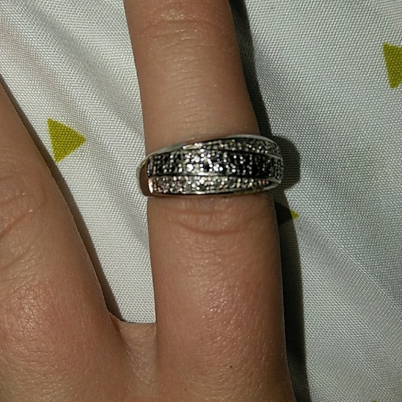 Siver 925 Black and Silver Stone Ring - Picture 1 of 2